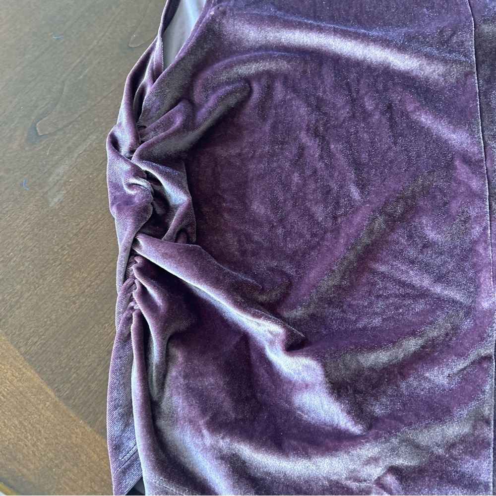 A New Day | Velvet Sleeveless Top in Mauve - Picture 4 of 8